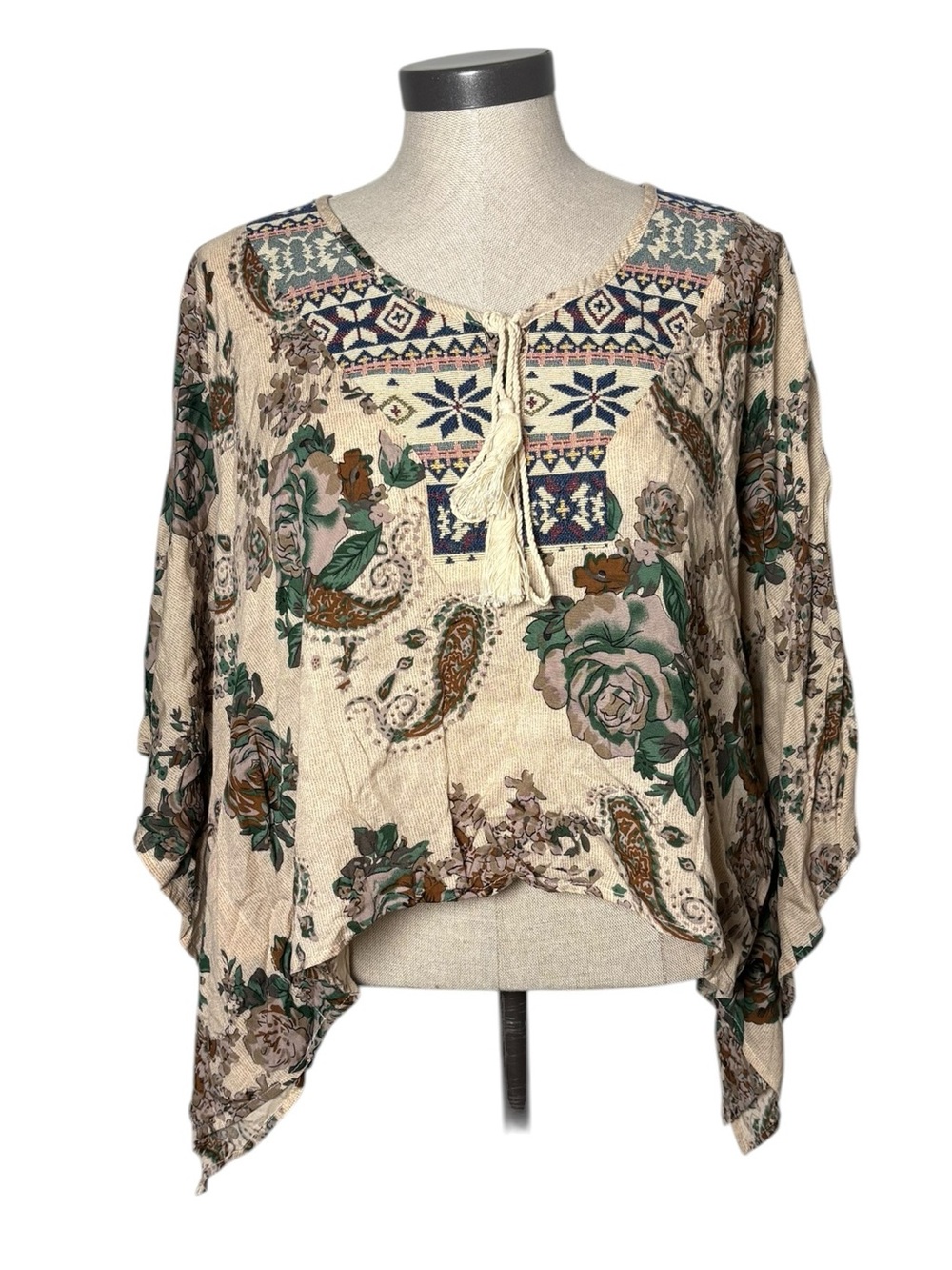Julia Boutique Boho Floral Poncho Like Top Tassel Tie Embroidered Large